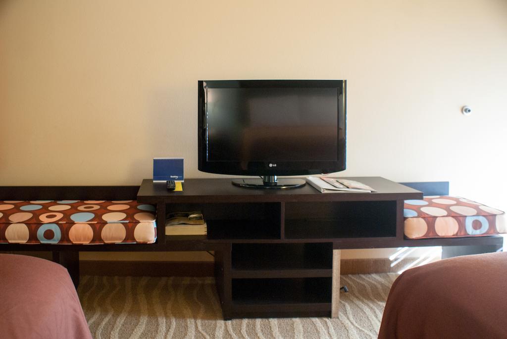 מלון Super 8 By Wyndham אינדיאו מראה חיצוני תמונה