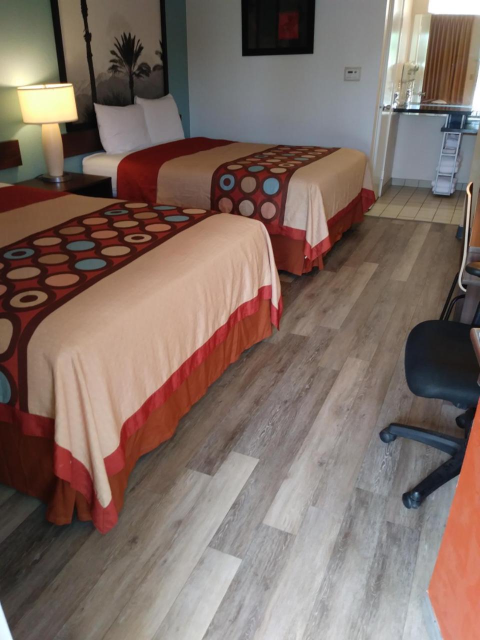 מלון Super 8 By Wyndham אינדיאו מראה חיצוני תמונה