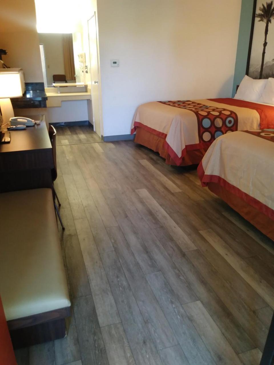 מלון Super 8 By Wyndham אינדיאו מראה חיצוני תמונה
